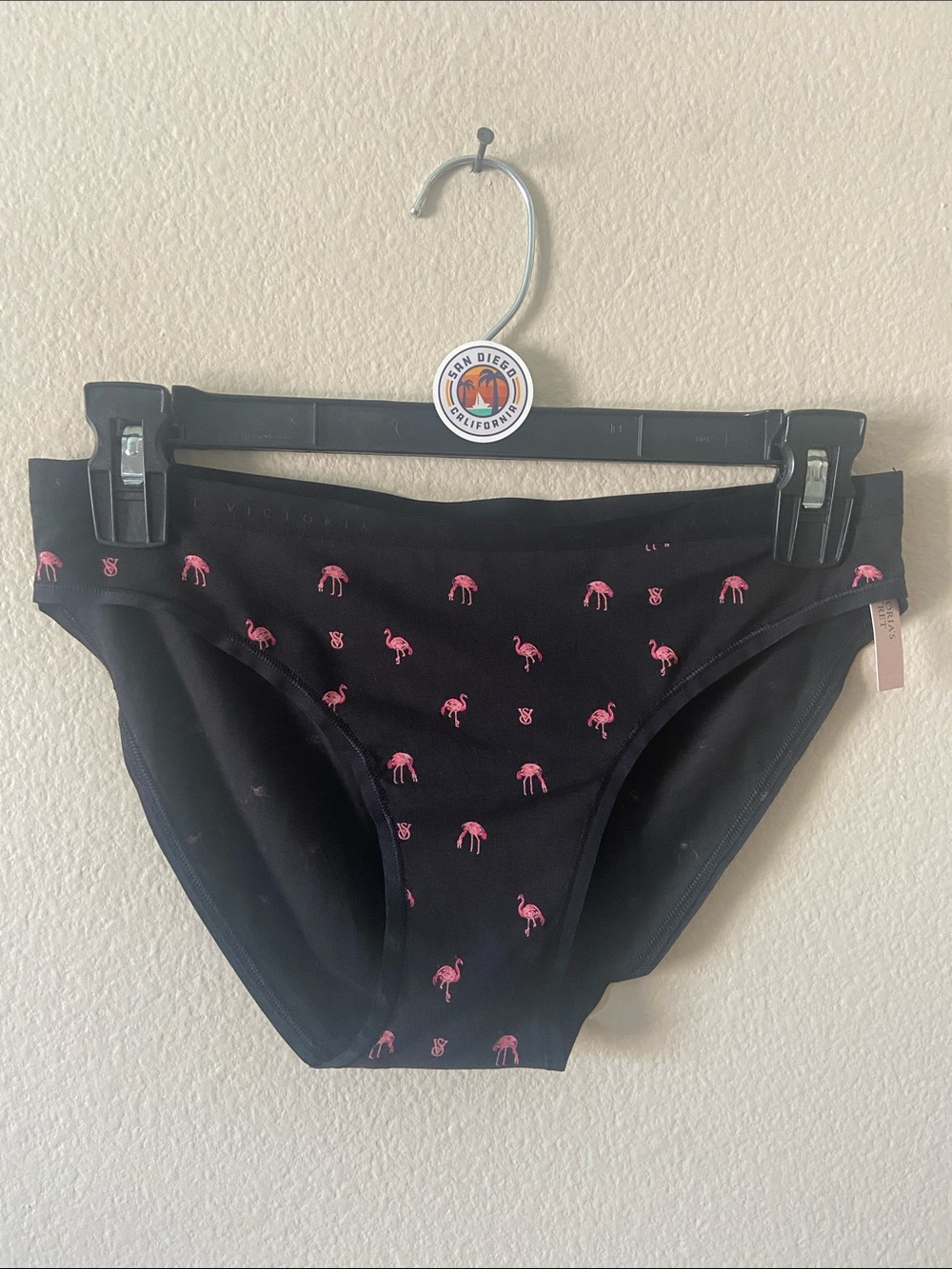 2/$20❤️❤️❤️NEW Victoria's Secret Black & Pink Flamingo Print Bikini Panties